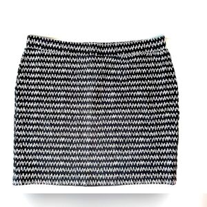 Black‎ & White Skirt size Large Petite Loft